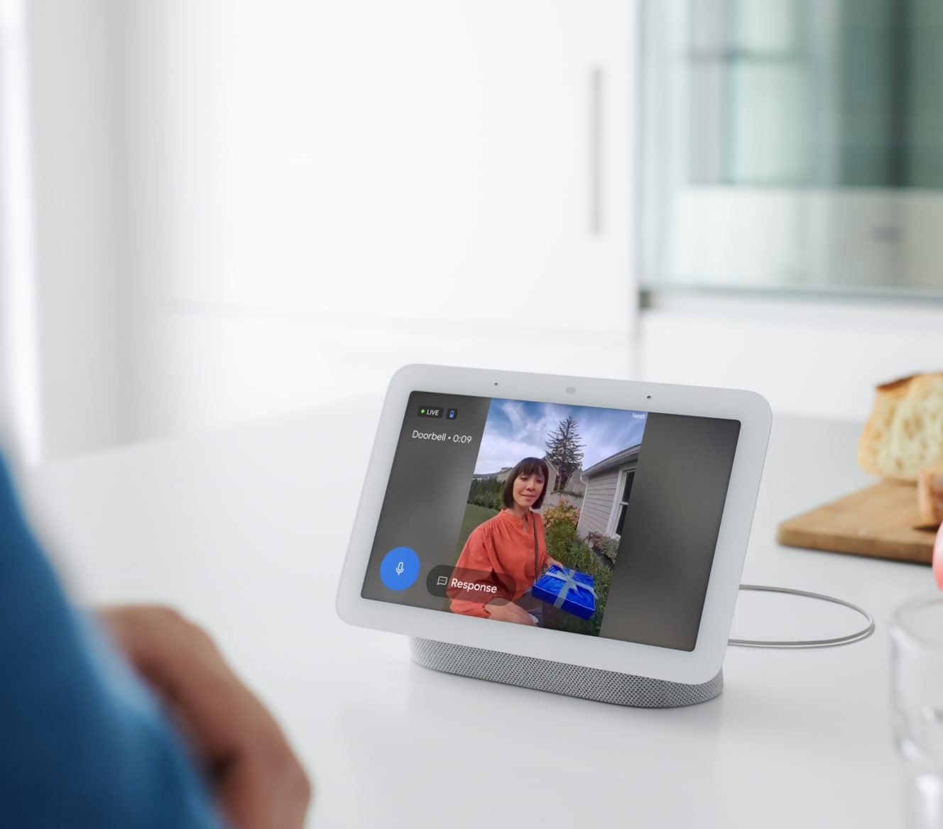 Google Nest Hub 2nd Gen showing footage from the Google Nest Doorbell